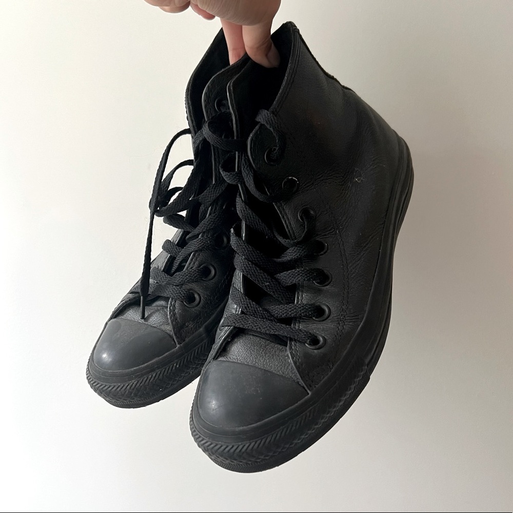 All-Black Leather High-Top Converse - size W7.5